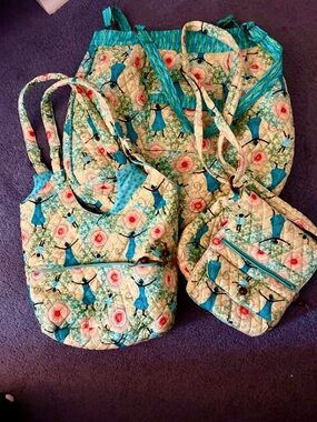 Like New 3 piece Quilted Tote Bag set